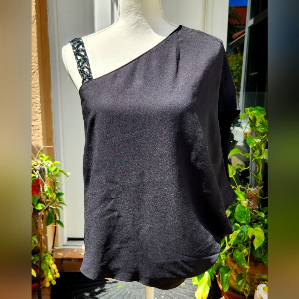 Elegant Black One-Shoulder Top